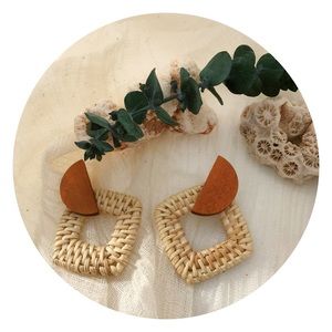Earrings, handcrafted, straw, wood, accessories